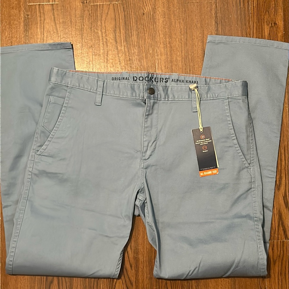 NWT Dockers Alpha Khaki Slim Fit - 36 x 32